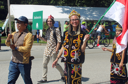 Indonesian community in Parade of Flags